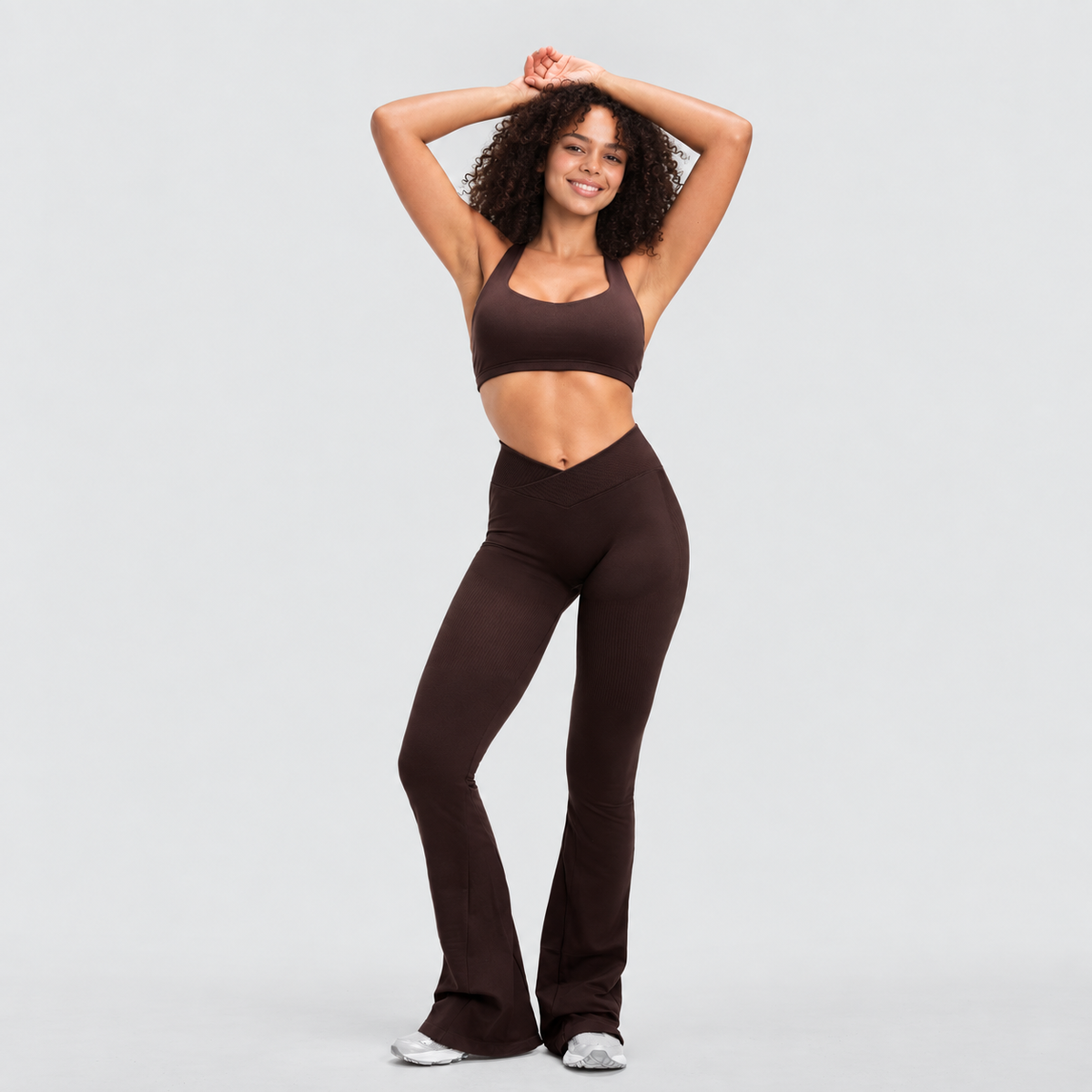 Ryvae — Legging évasé taille V en coloris Coffee, vue 5