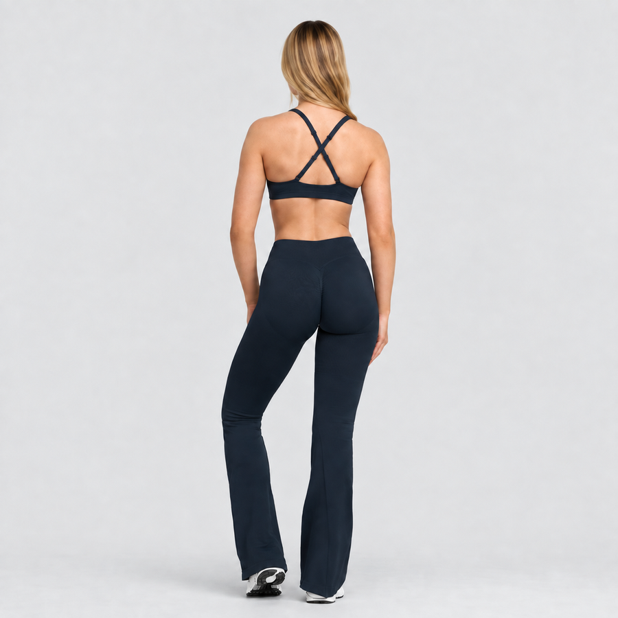Ryvae — Legging évasé taille V en coloris Midnight Navy, vue 4