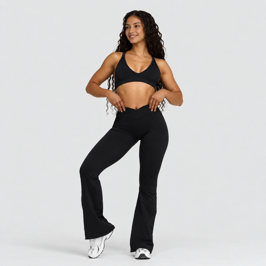 Ryvae — Legging évasé taille V en coloris Noir, vue 3