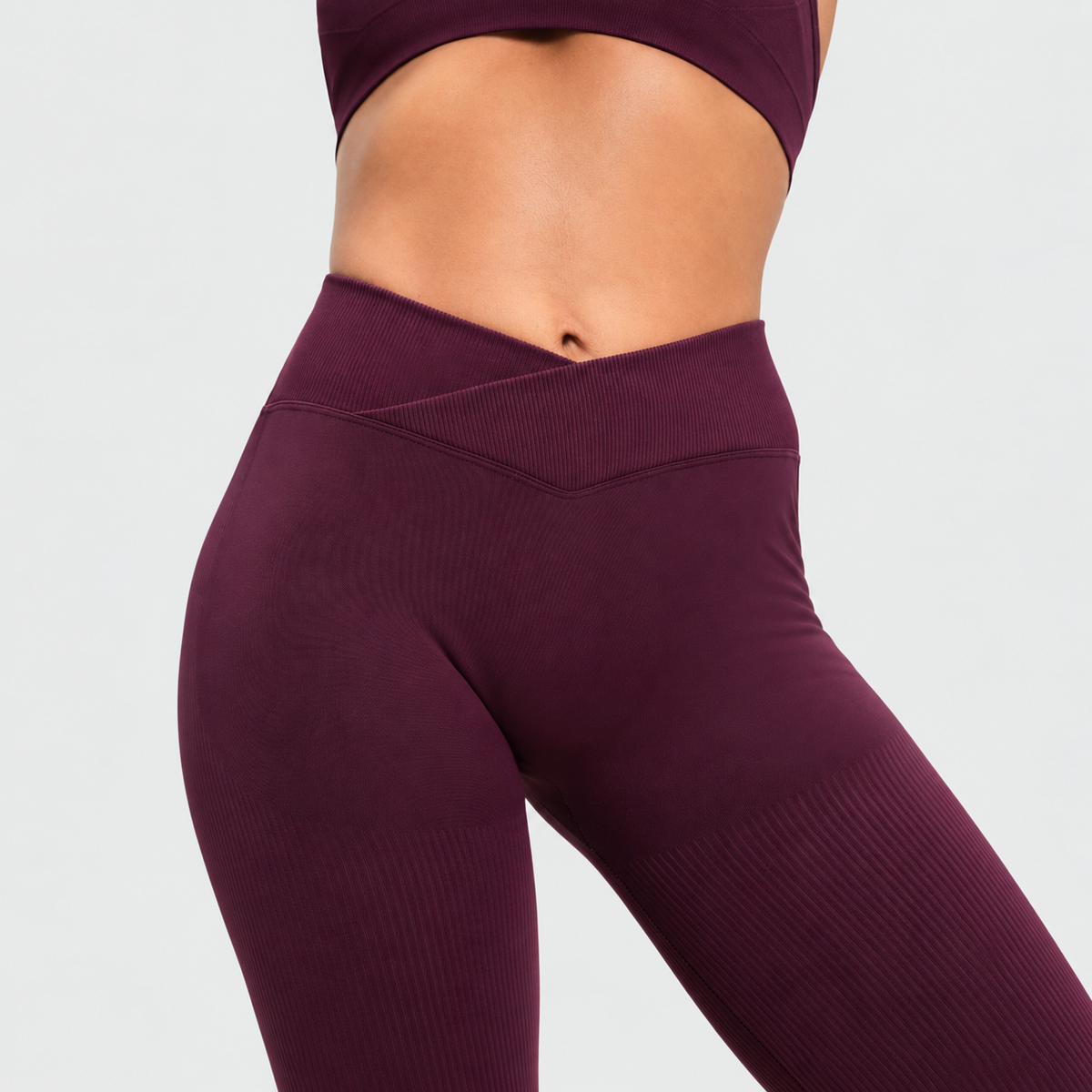 Ryvae — Legging évasé taille V en coloris Winter Plum, vue 7