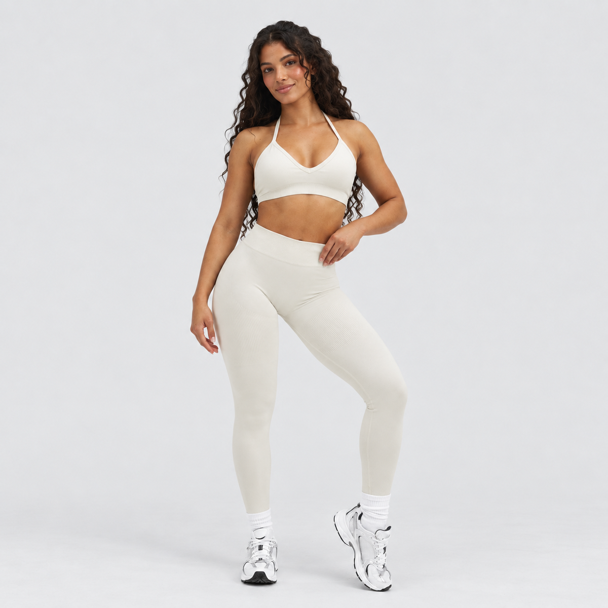 Ryvae — Legging scrunch taille mi-haute en coloris Cream, vue 1