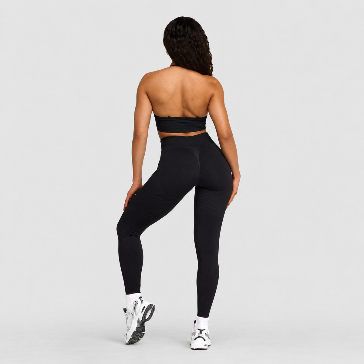 Ryvae — Legging scrunch taille mi-haute en coloris Noir, vue 4